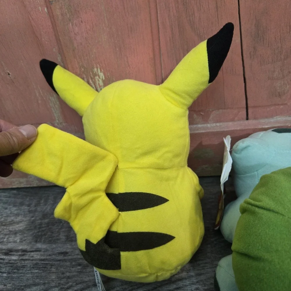 Lot Of 2 Pokemon Plush Pikachu Bulbasaur Has Tag Animae Stuffed‎ Animal Nintendo